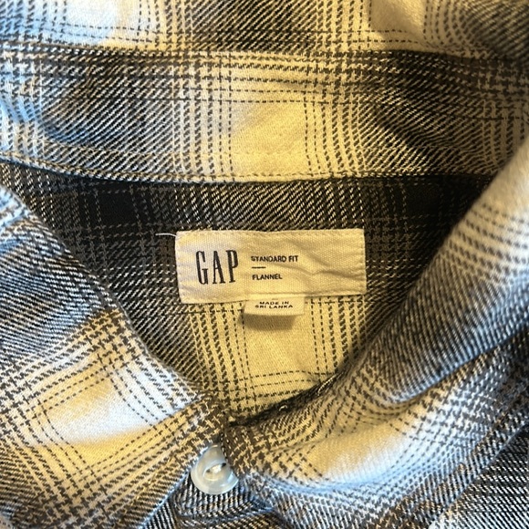 Gap flannel button down - Picture 2 of 2